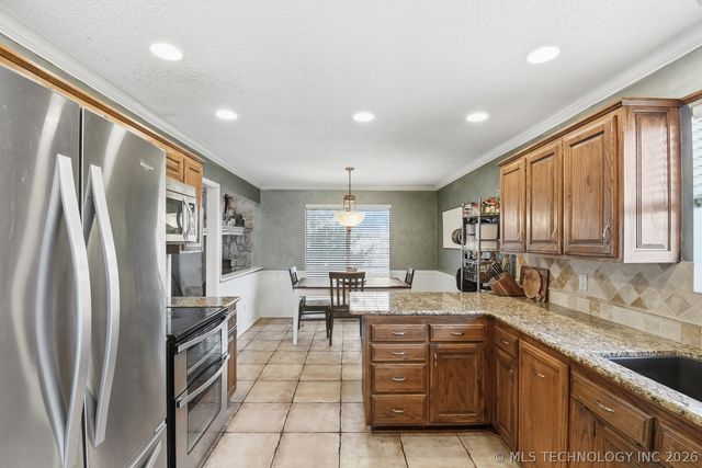 8304 S 4th Street, Broken Arrow, OK 74011