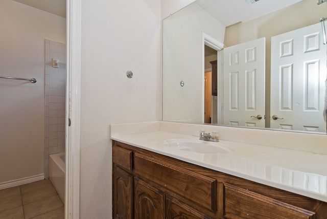 1736 Blue Stream Drive, Desoto, TX 75115
