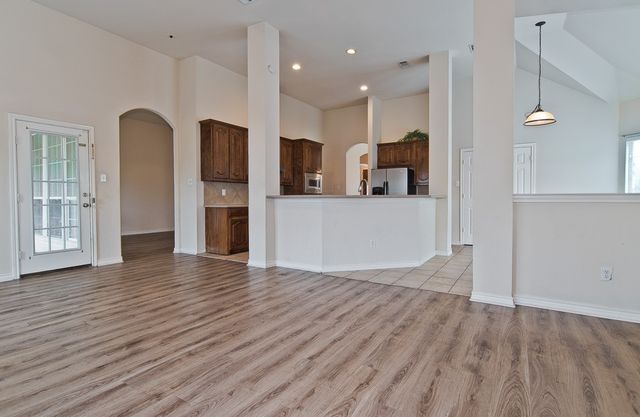 1736 Blue Stream Drive, Desoto, TX 75115
