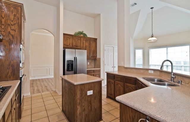 1736 Blue Stream Drive, Desoto, TX 75115