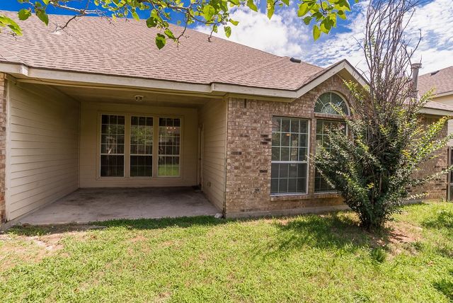 1736 Blue Stream Drive, Desoto, TX 75115
