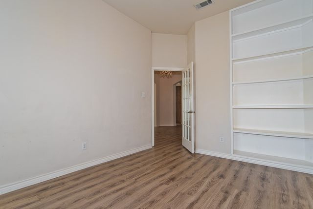 1736 Blue Stream Drive, Desoto, TX 75115