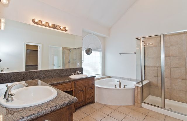 1736 Blue Stream Drive, Desoto, TX 75115