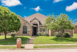 1736 Blue Stream Drive, Desoto, TX 75115