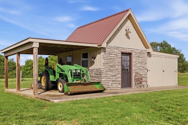 1720 Mckendree Church Road, Kevil, KY 42053