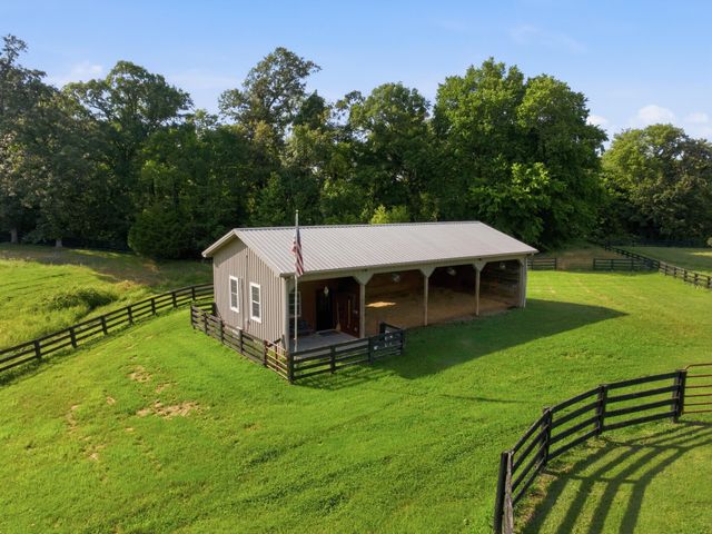 1720 Mckendree Church Road, Kevil, KY 42053
