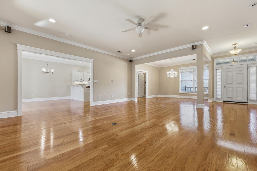 Image 10 of property listing at 2384 Bergeron Way, Mount Pleasant, SC 29466