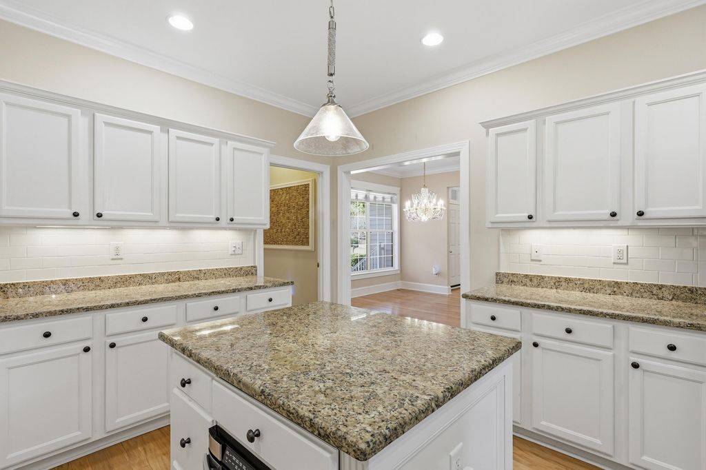 Image 17 of property listing at 2384 Bergeron Way, Mount Pleasant, SC 29466