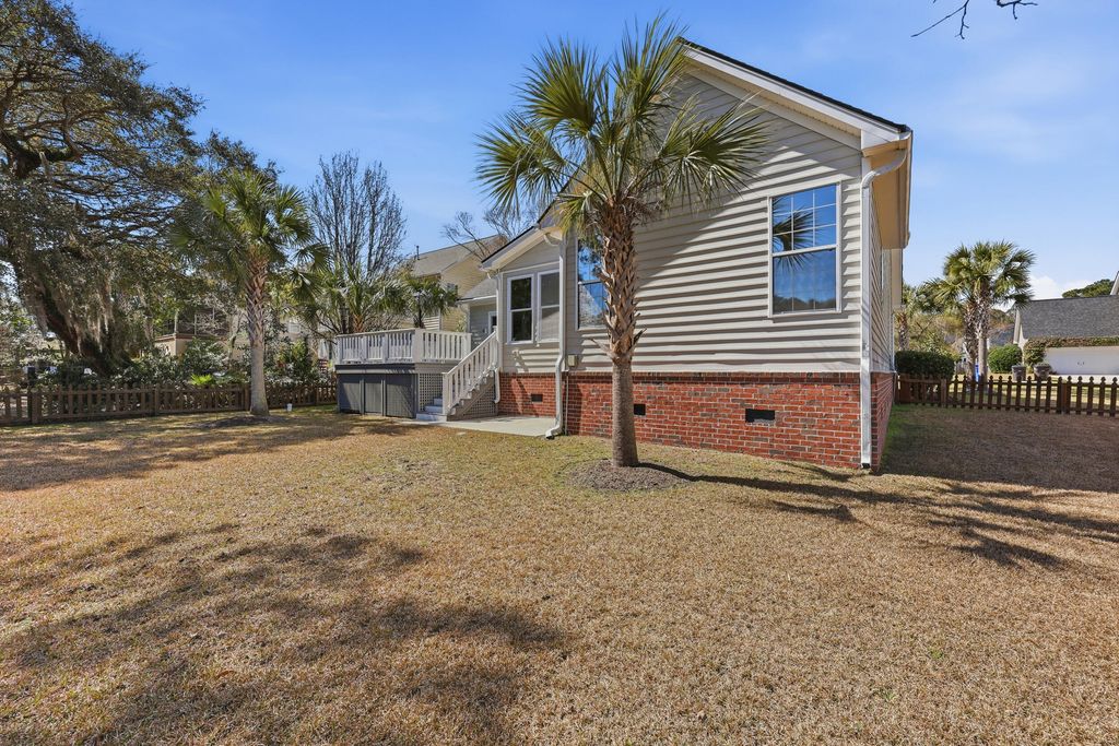 Image 30 of property listing at 2384 Bergeron Way, Mount Pleasant, SC 29466