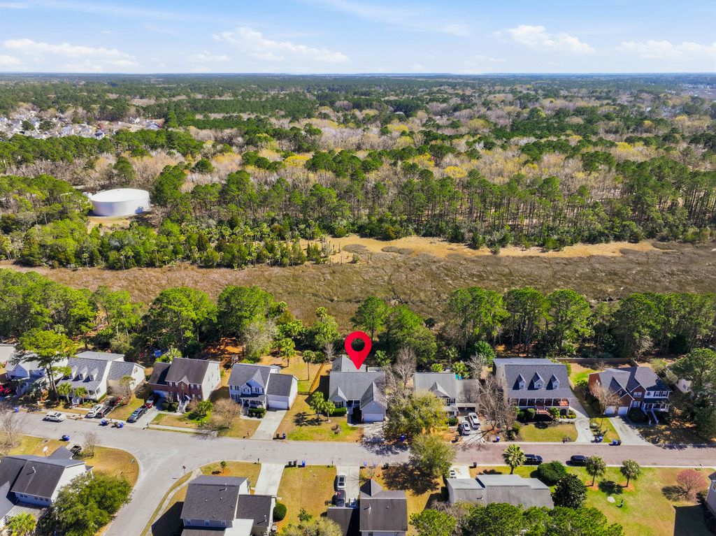 Image 33 of property listing at 2384 Bergeron Way, Mount Pleasant, SC 29466