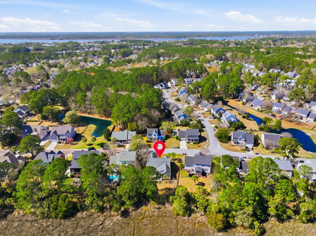 Image 34 of property listing at 2384 Bergeron Way, Mount Pleasant, SC 29466