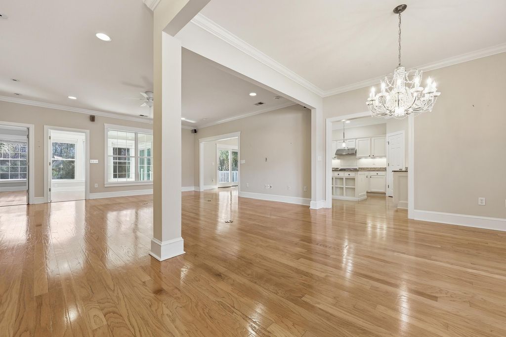 Image 4 of property listing at 2384 Bergeron Way, Mount Pleasant, SC 29466