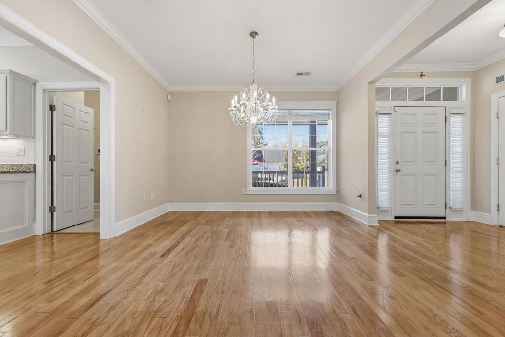 Image 7 of property listing at 2384 Bergeron Way, Mount Pleasant, SC 29466