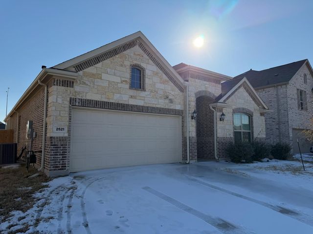 2521 Birchcrest Drive, Fort Worth, TX 76179