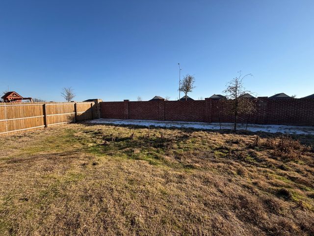 2521 Birchcrest Drive, Fort Worth, TX 76179