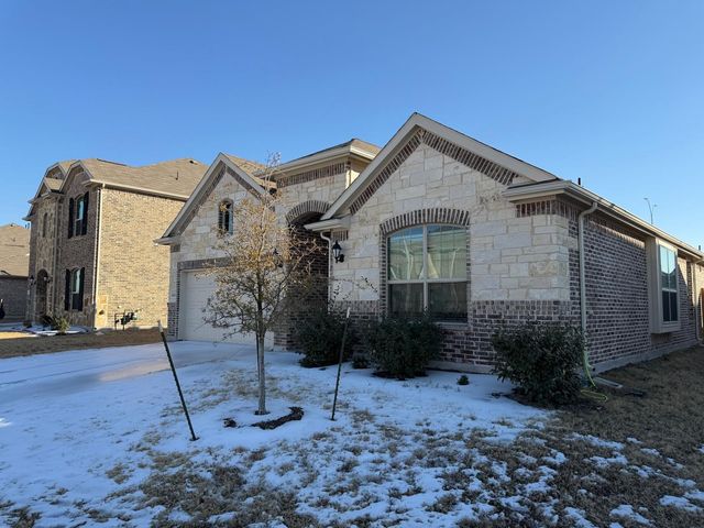 2521 Birchcrest Drive, Fort Worth, TX 76179