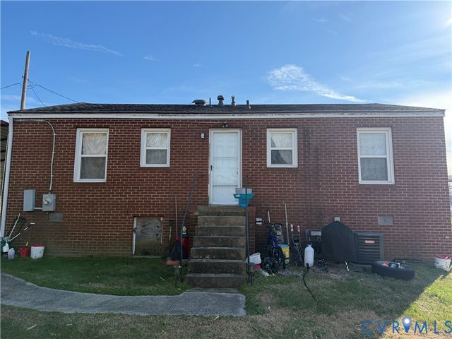 904 Augusta Ave, Petersburg, VA 23803