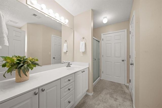 18670 W 158th Place 4703, Olathe, KS 66062