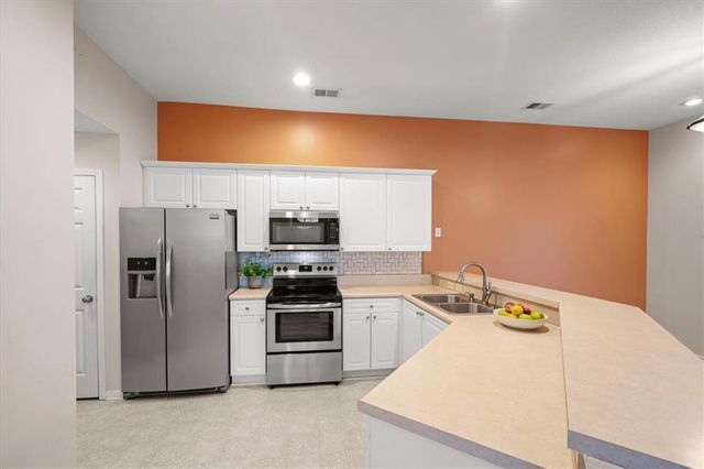 18670 W 158th Place 4703, Olathe, KS 66062