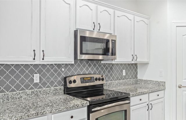 33002 N PEBBLE CREEK Drive, San Tan Valley, AZ 85143