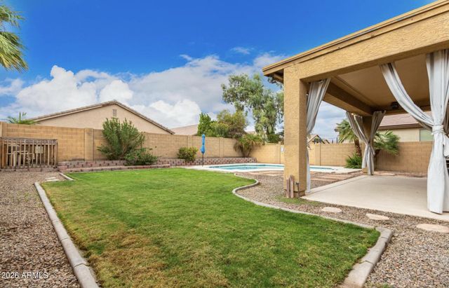33002 N PEBBLE CREEK Drive, San Tan Valley, AZ 85143