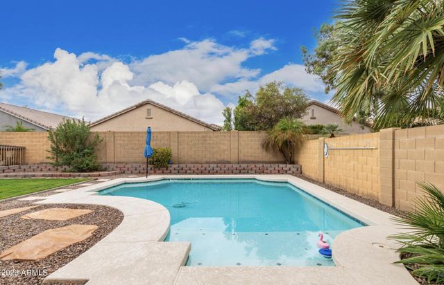 33002 N PEBBLE CREEK Drive, San Tan Valley, AZ 85143