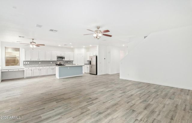 33002 N PEBBLE CREEK Drive, San Tan Valley, AZ 85143