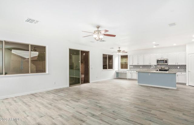 33002 N PEBBLE CREEK Drive, San Tan Valley, AZ 85143