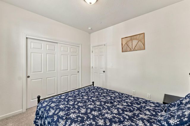 6585 E Huffman Avenue, Fresno, CA 93727