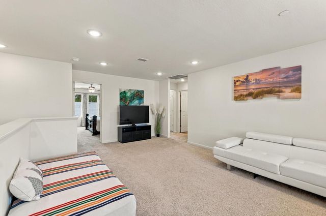 6585 E Huffman Avenue, Fresno, CA 93727