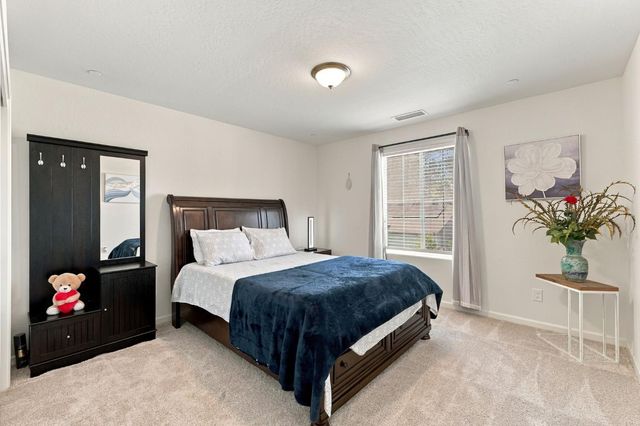 6585 E Huffman Avenue, Fresno, CA 93727