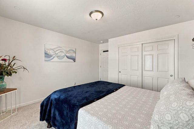 6585 E Huffman Avenue, Fresno, CA 93727
