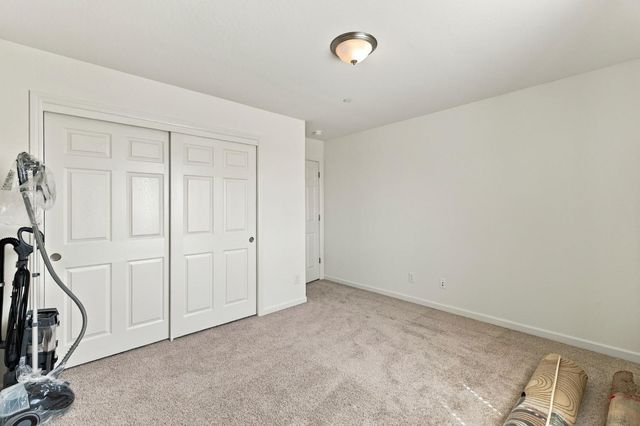 6585 E Huffman Avenue, Fresno, CA 93727