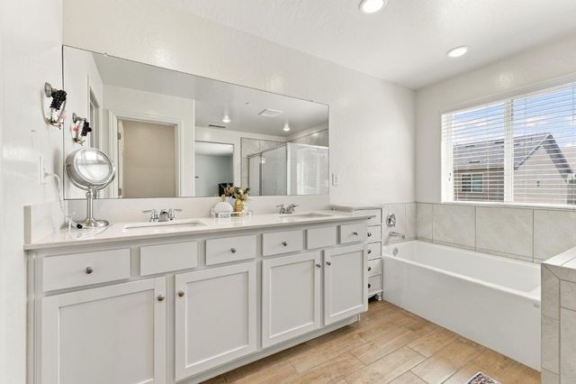 6585 E Huffman Avenue, Fresno, CA 93727