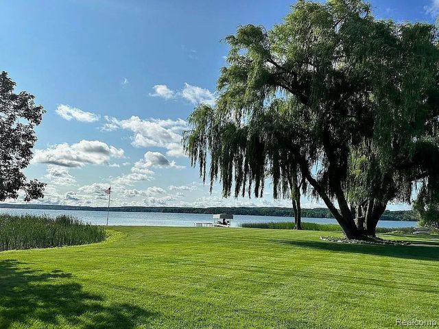 3219 Midway Drive, Onekama Township, MI 49675