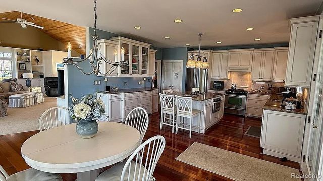 3219 Midway Drive, Onekama Township, MI 49675