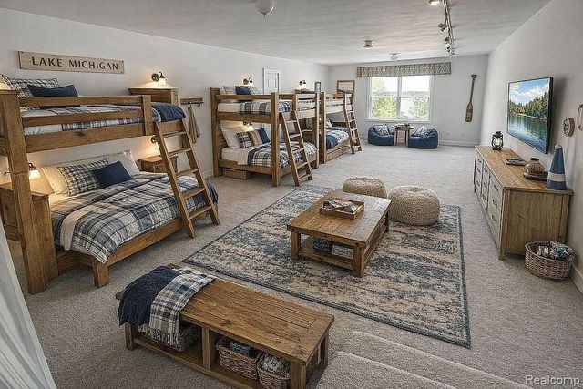 3219 Midway Drive, Onekama Township, MI 49675