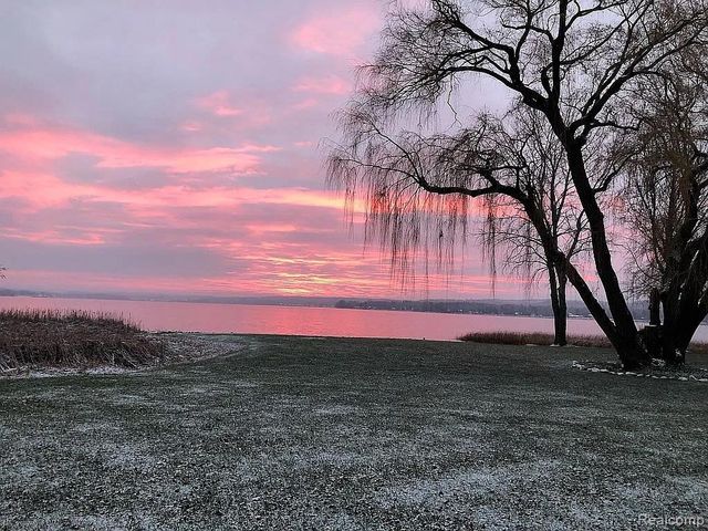 3219 Midway Drive, Onekama Township, MI 49675