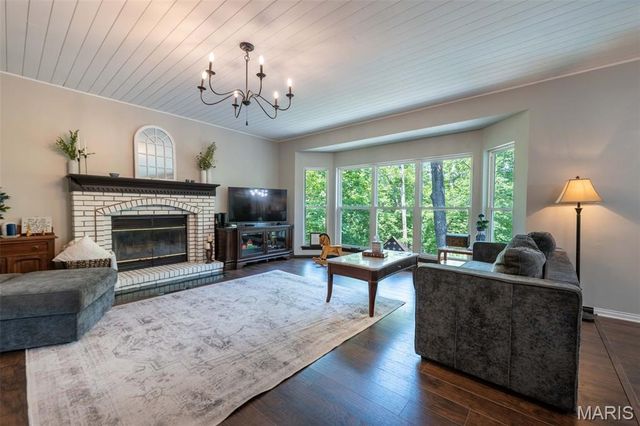 50 Sunfish Drive, Defiance, MO 63341