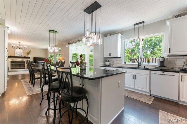 50 Sunfish Drive, Defiance, MO 63341
