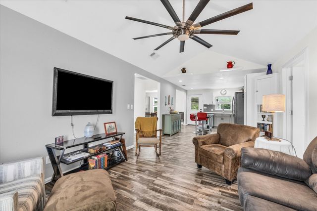 1037 County Road 2004, Glen Rose, TX 76043