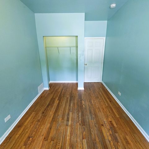 611 Golfview Drive, Round Lake Beach, IL 60073