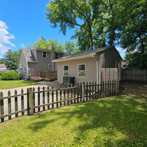 611 Golfview Drive, Round Lake Beach, IL 60073