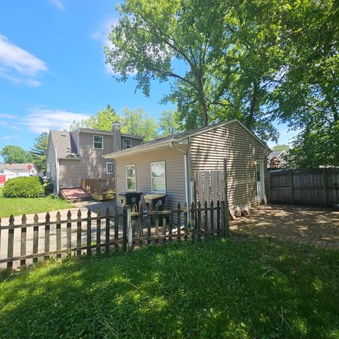 611 Golfview Drive, Round Lake Beach, IL 60073
