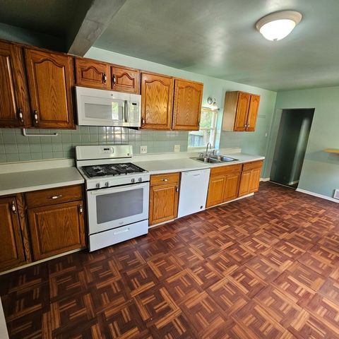 611 Golfview Drive, Round Lake Beach, IL 60073