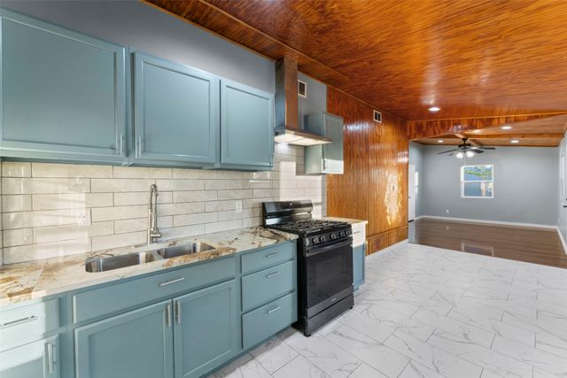 916 Wilkinson, Mesquite, TX 75149