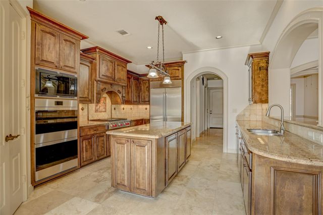 16203 Villa Fontana Way, Houston, TX 77068