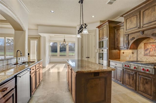 16203 Villa Fontana Way, Houston, TX 77068