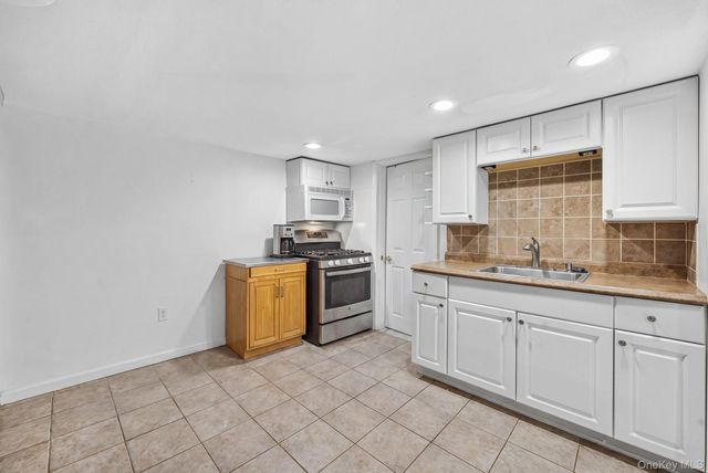 152 Parkwood Drive, Shirley, NY 11967