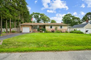 152 Parkwood Drive, Shirley, NY 11967